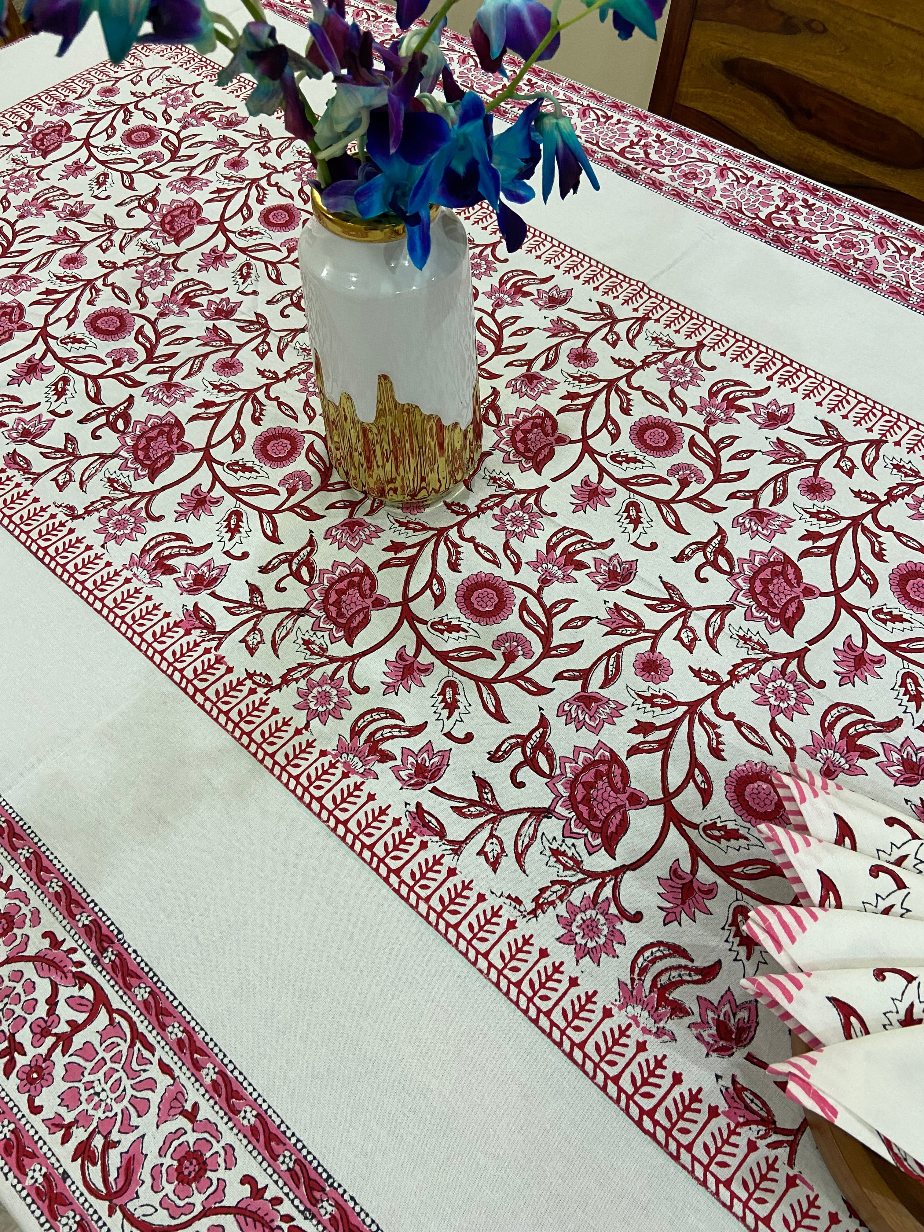 Table Covers with Napkins