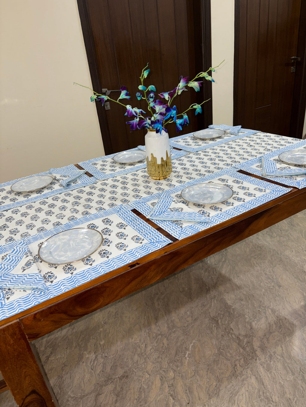 ফুলৰ সৈতে হালধীয়া নীলা (S2)