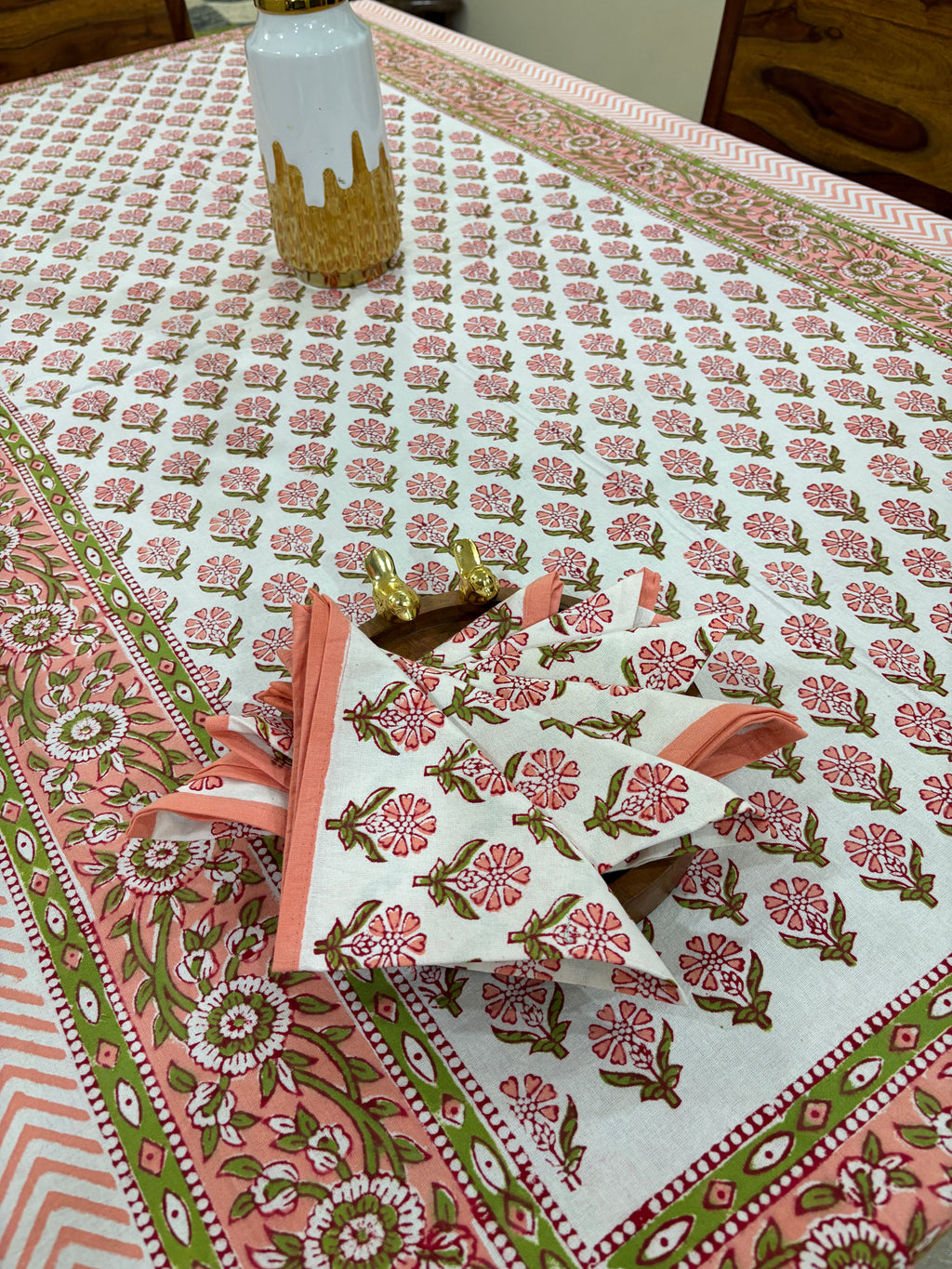 Pink & white floral (S21)