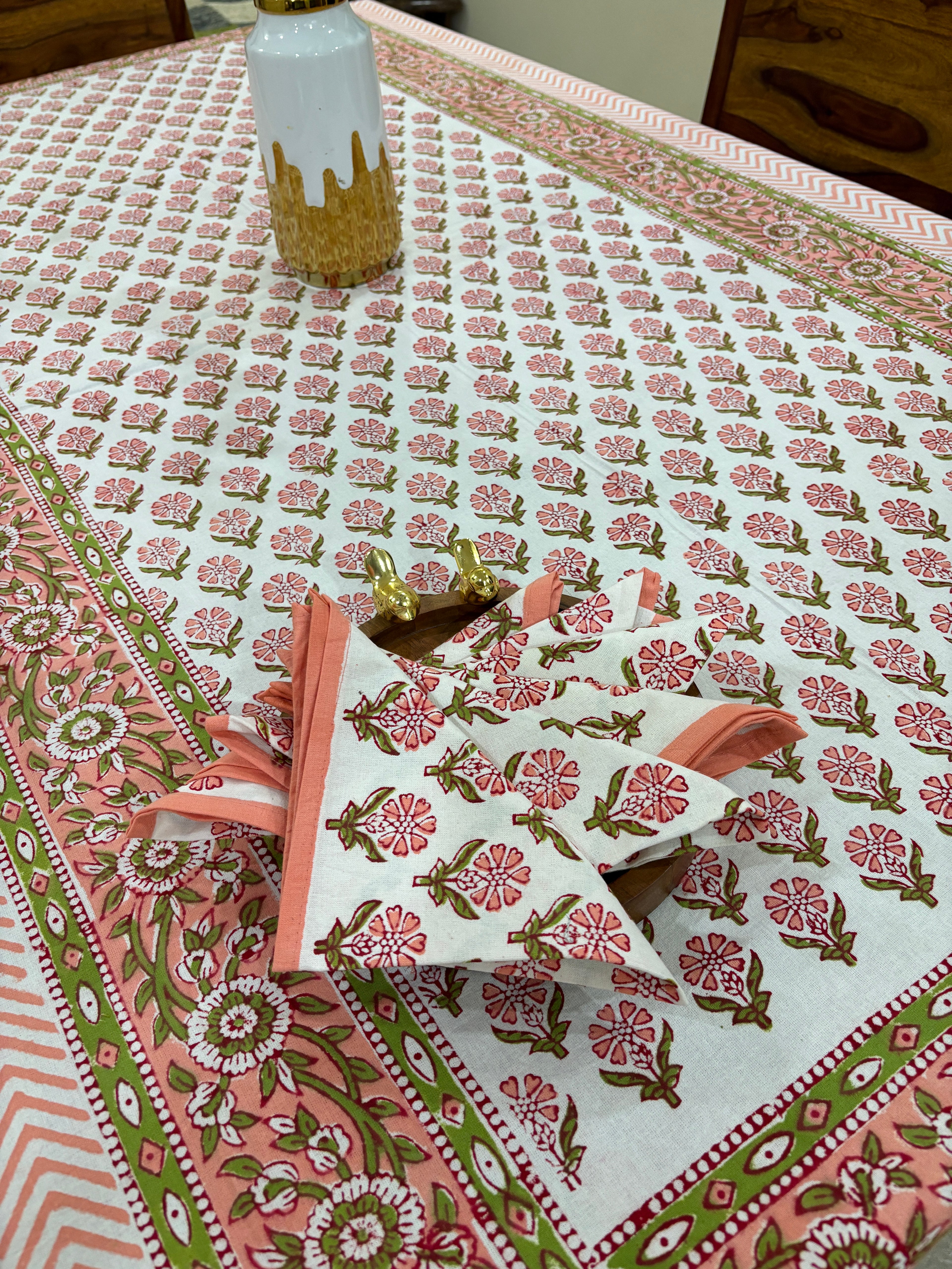 Pink & white floral (S21)