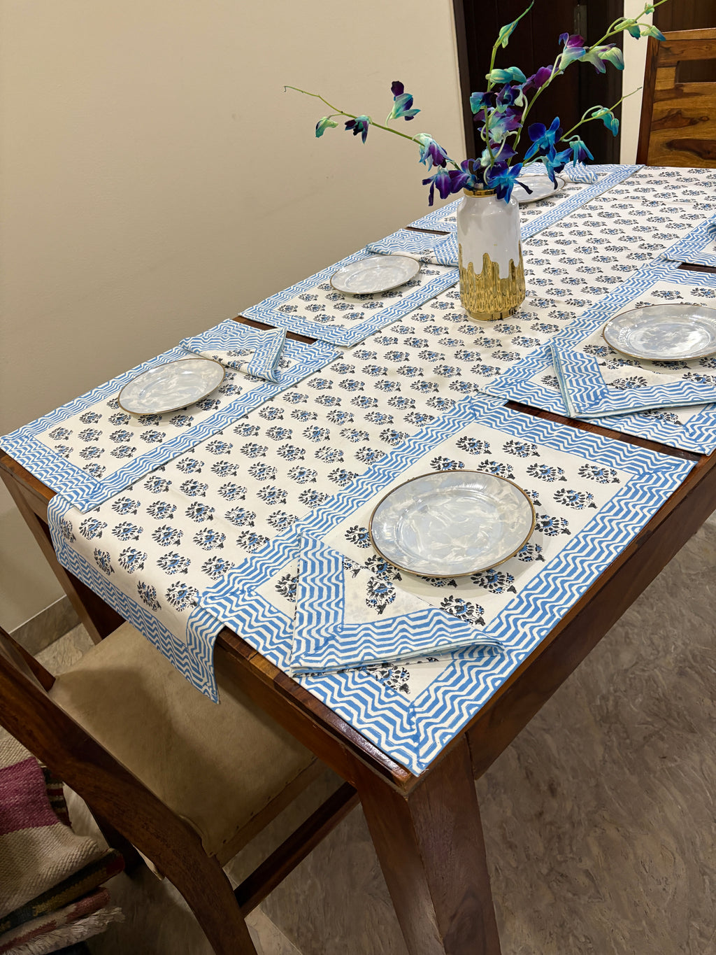 ফুলৰ সৈতে হালধীয়া নীলা (S2)