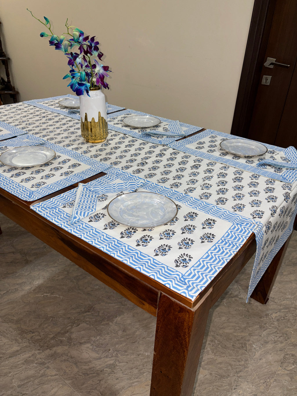 ফুলৰ সৈতে হালধীয়া নীলা (S2)