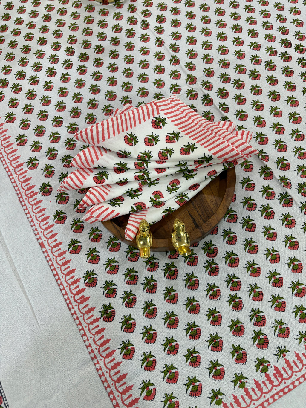 Fabric with strawberry pattern 