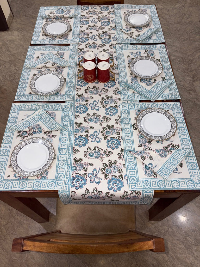 Dreamy Blue and White (S8)