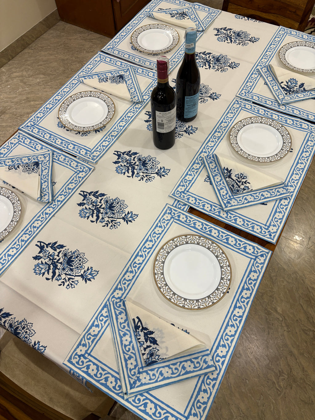 Patterned Table Runner floral (S17)