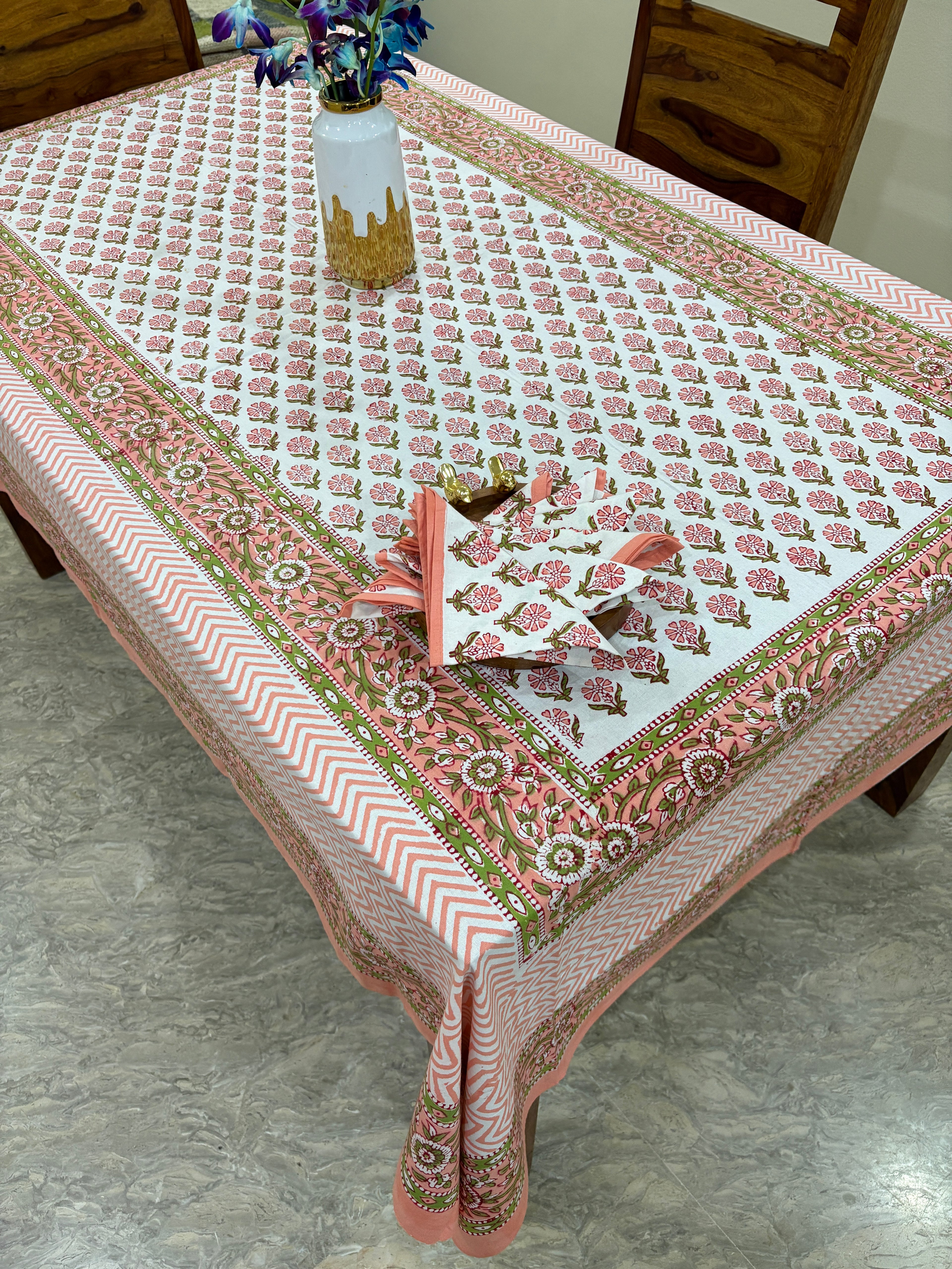 Pink & white floral (S21)