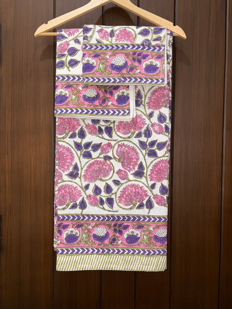 প্ৰিমিয়াম গোলাপী আৰু নীলা ফুলৰ ডাবল বেডশ্বীট 108x108 (B24)