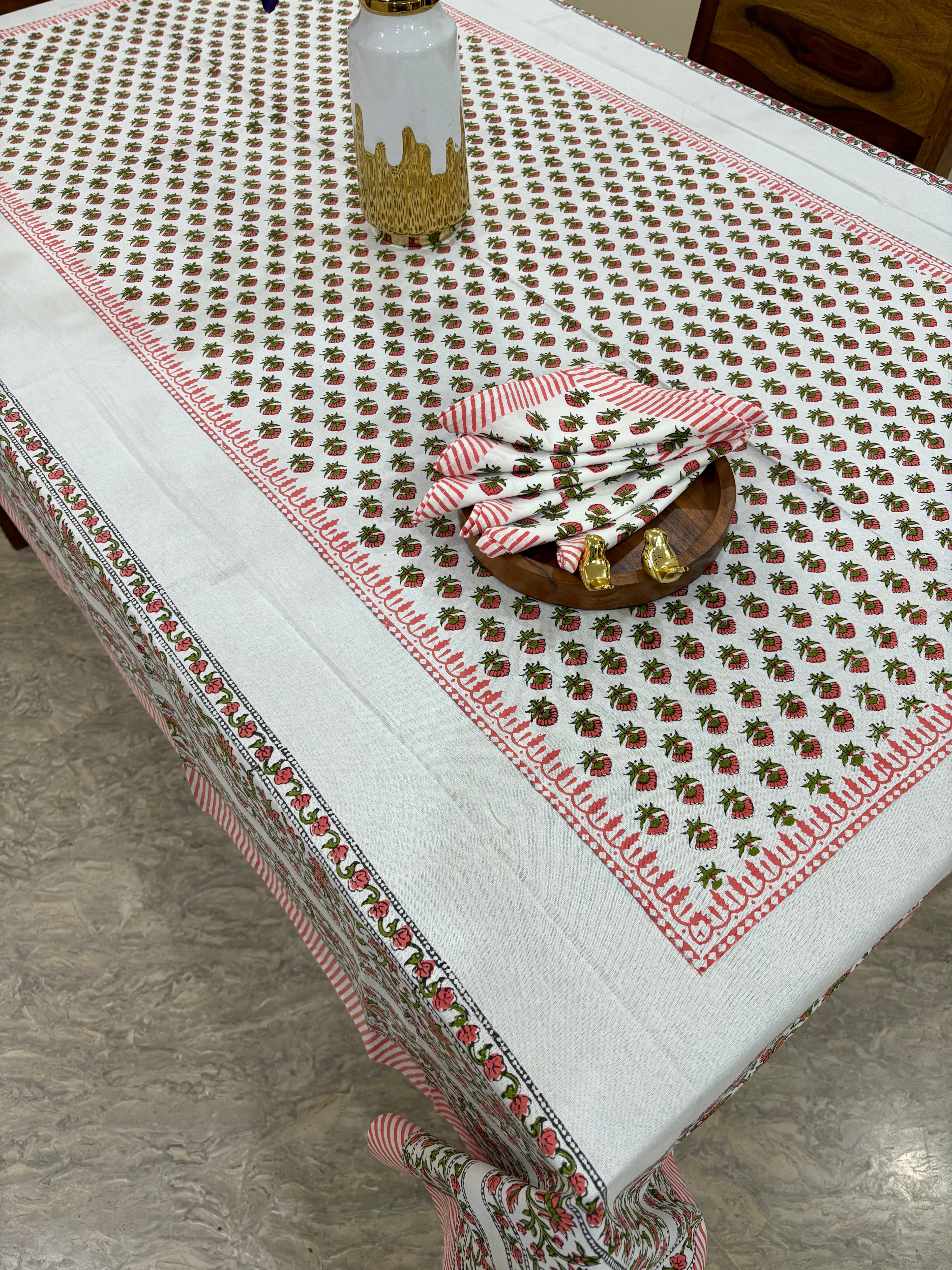 Fabric with strawberry pattern (S22)