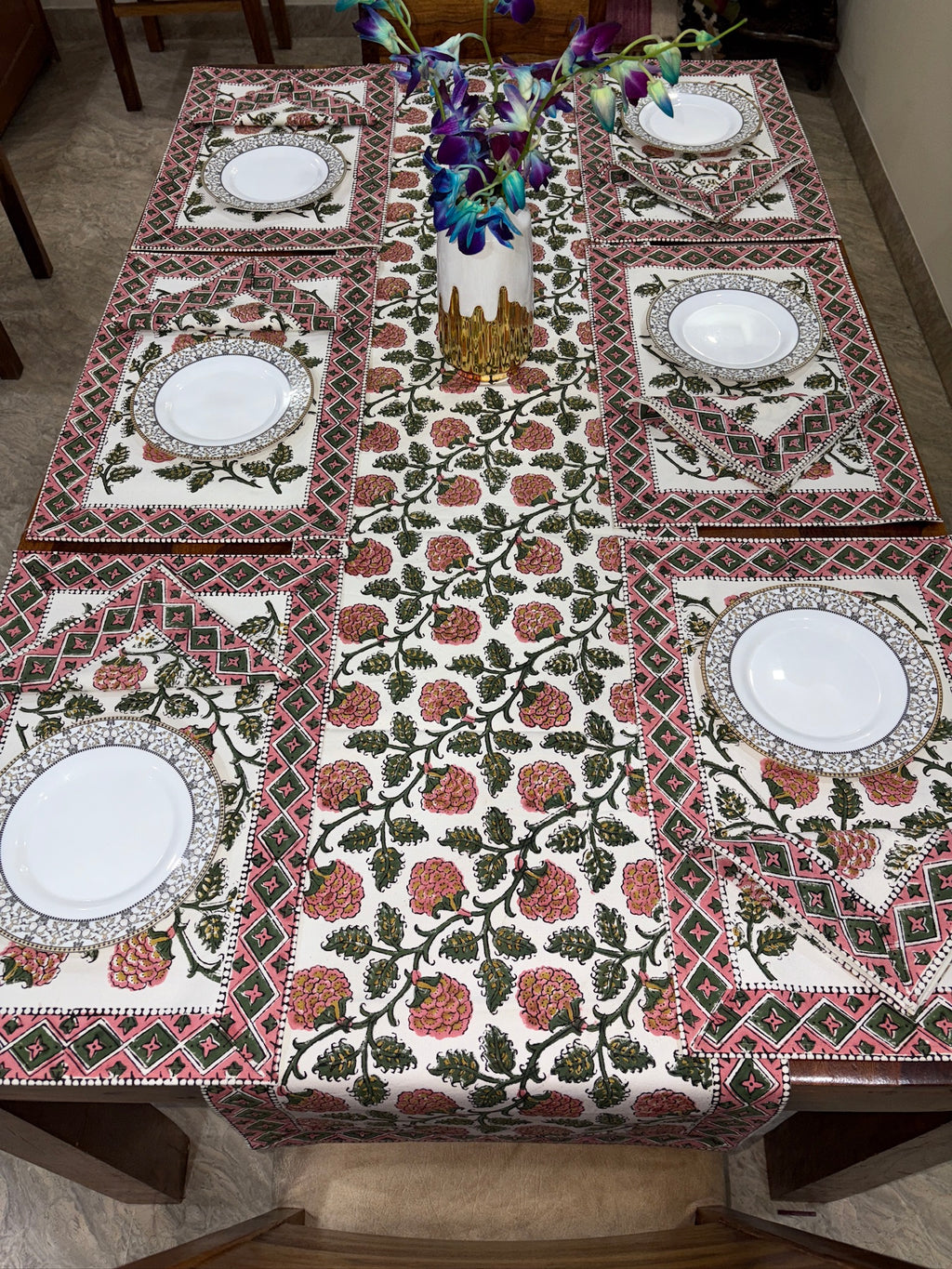 গোলাপী আৰু সেউজীয়া (S1)