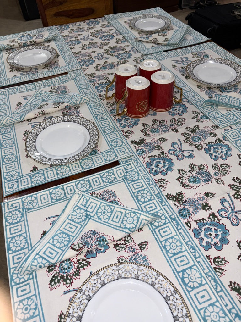 Dreamy Blue and White (S8)