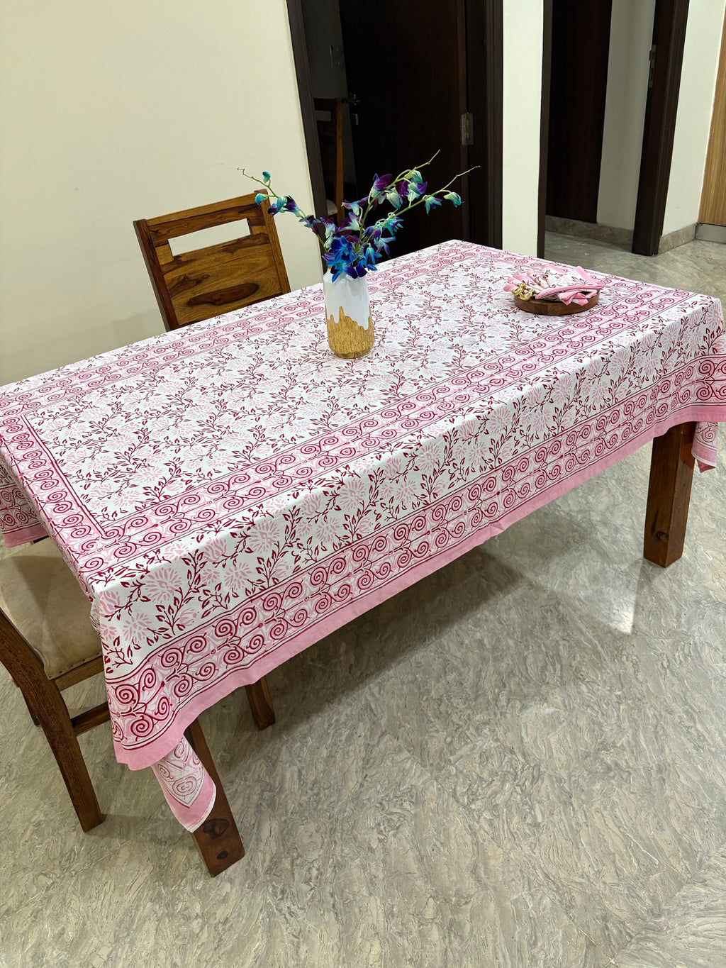 Pink & White Floral (S19)