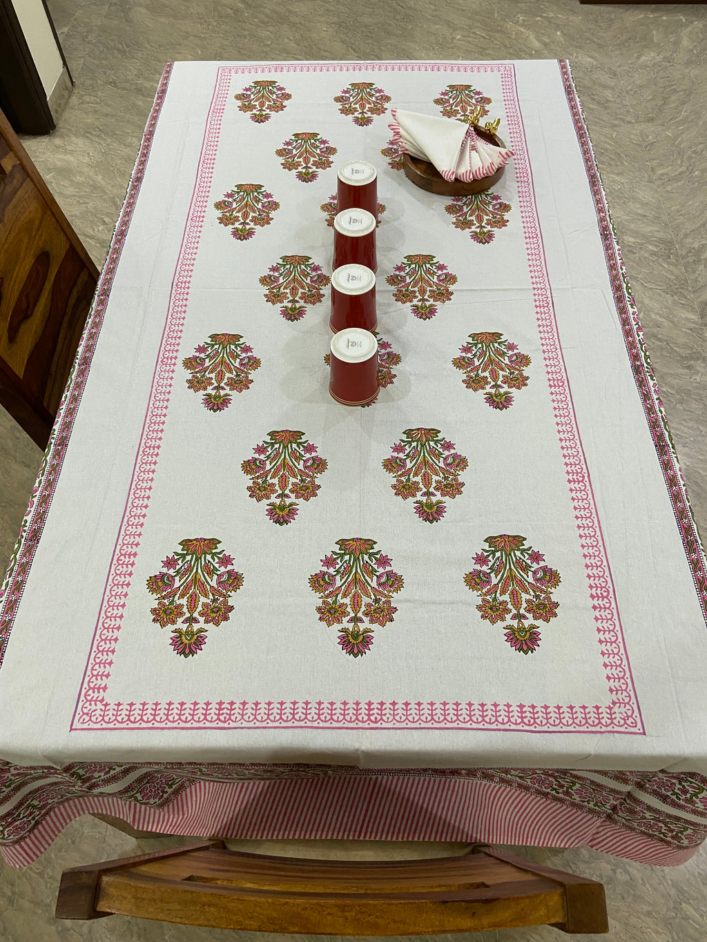 Pink and white floral patterns (S27)