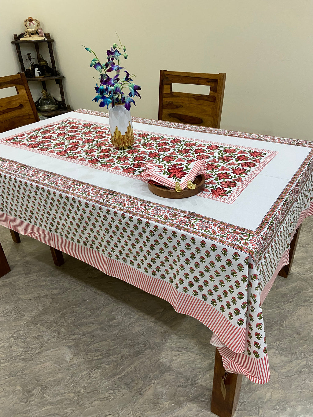 Tablecloth with wine red floral pattern (S29)