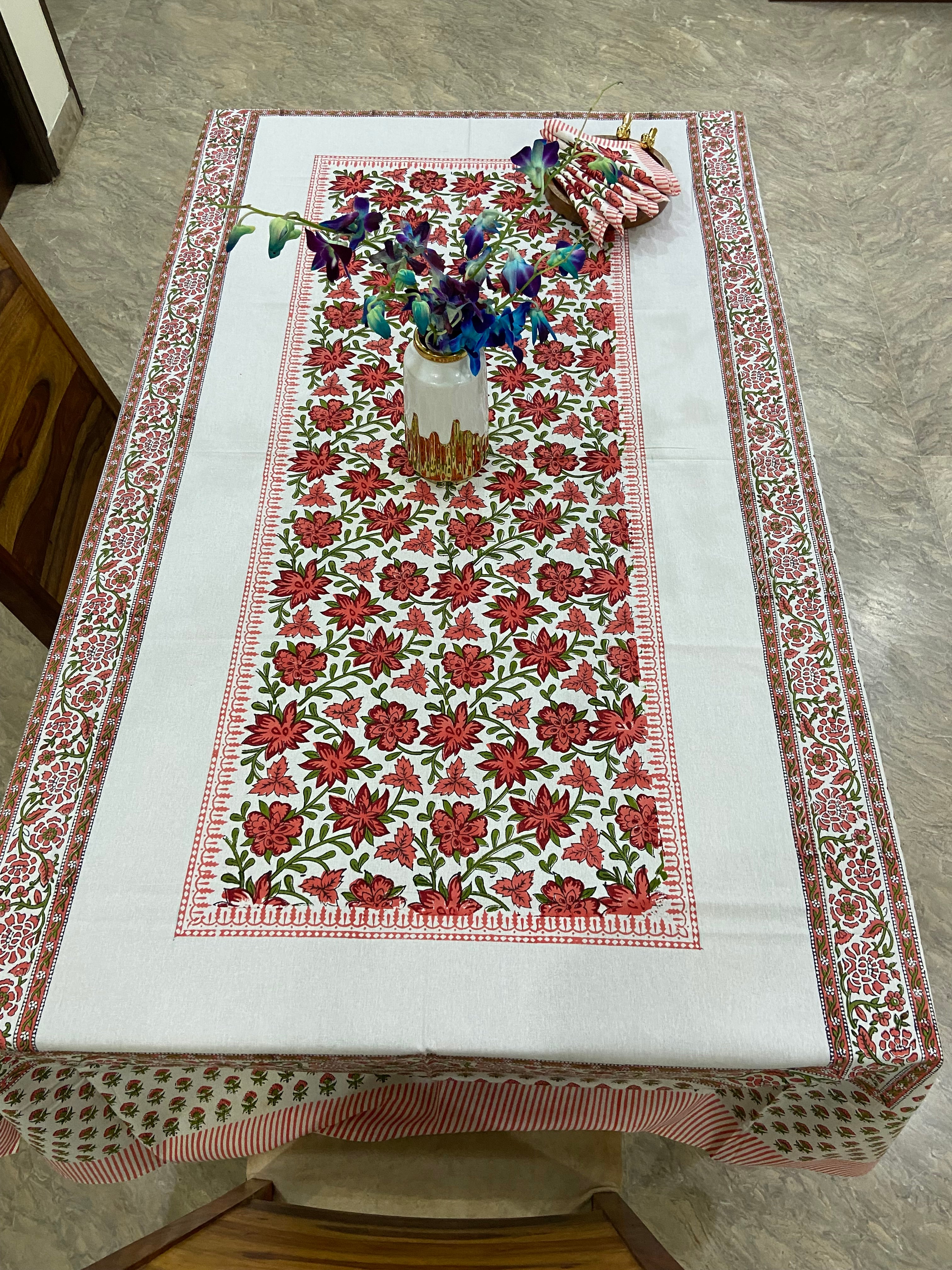 Tablecloth with wine red floral pattern (S29)