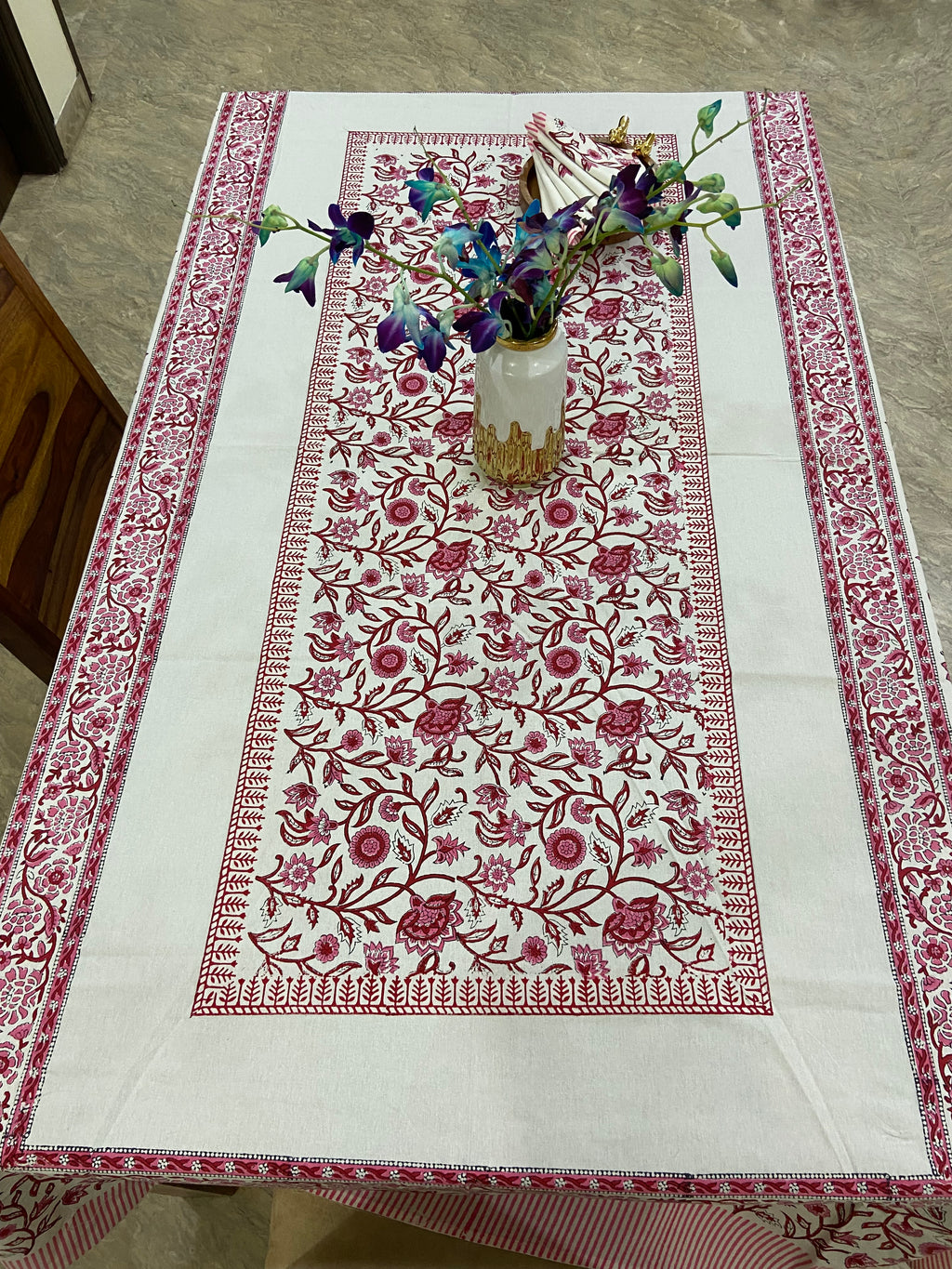 Deep red and white floral pattern (S31)