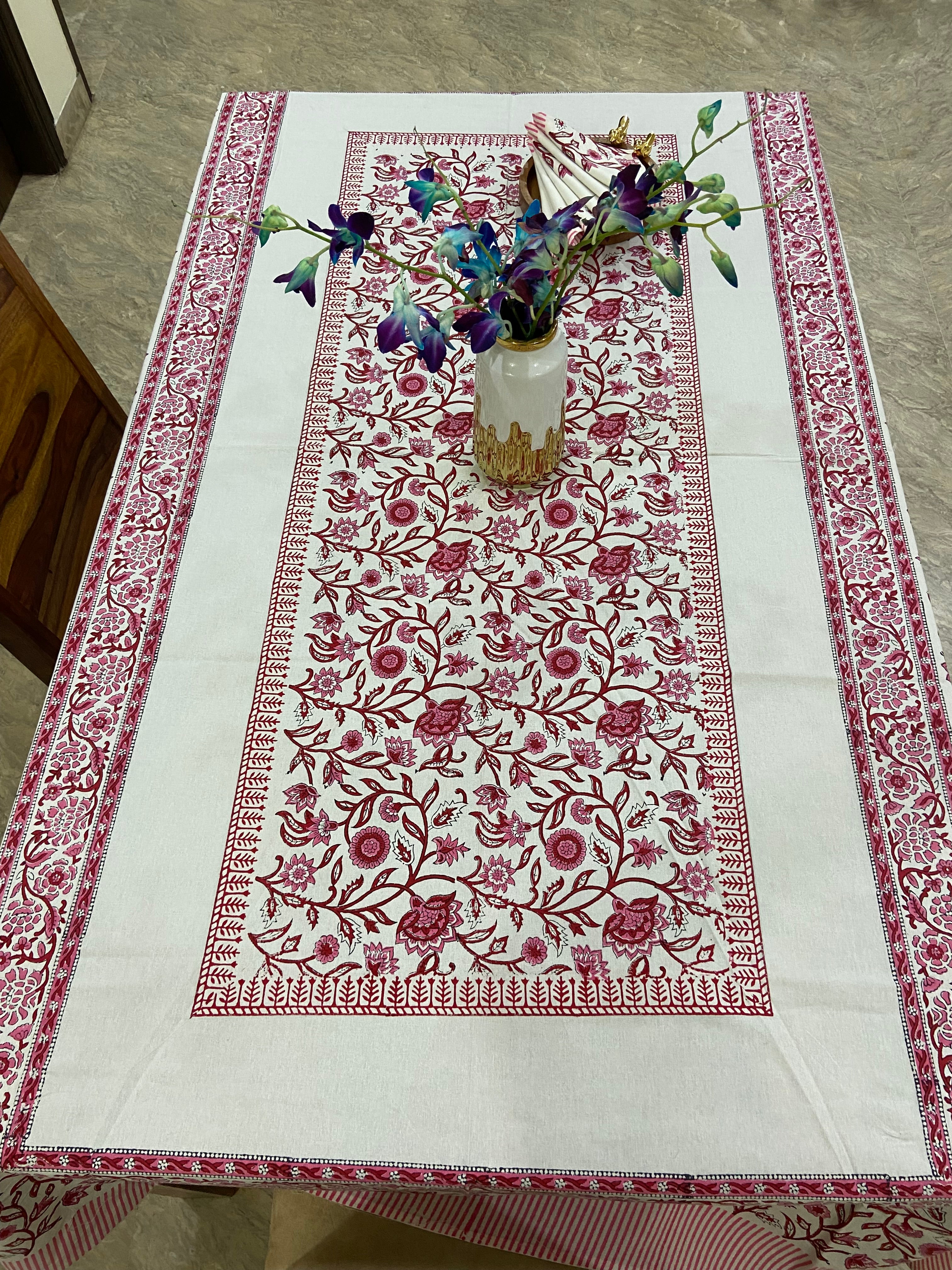 Deep red and white floral pattern (S31)