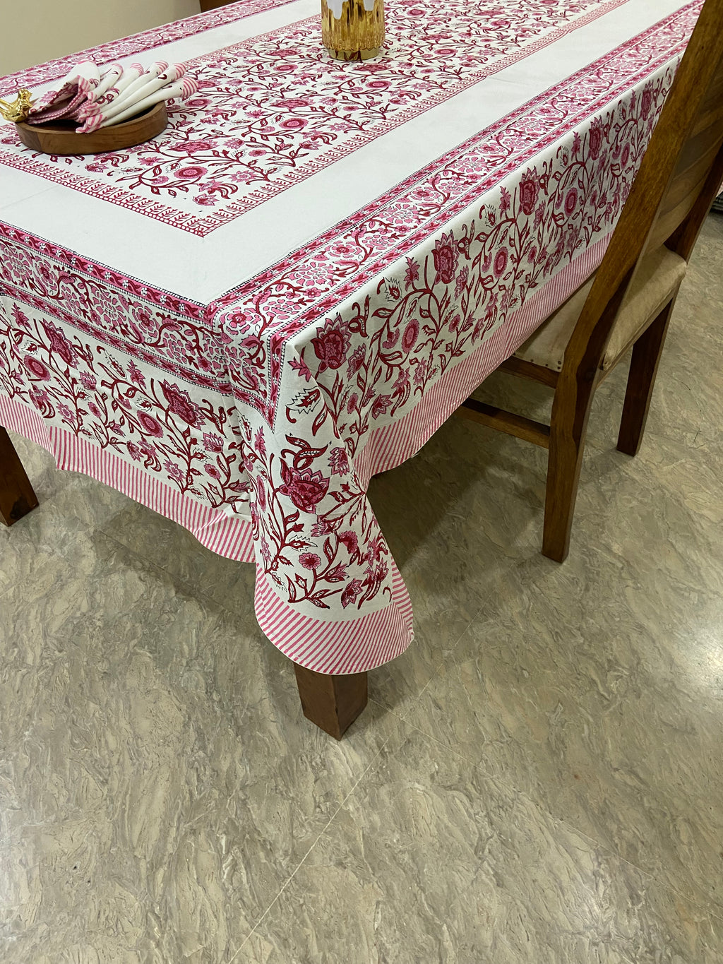 Deep red and white floral pattern (S31)