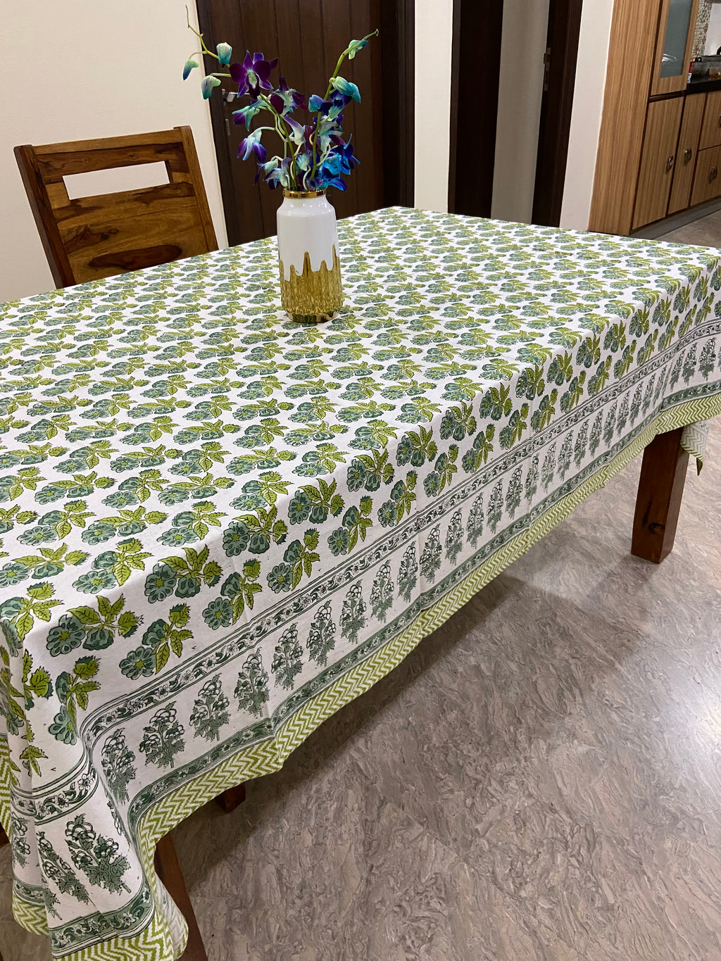 সেউজীয়া আৰু বগা ফুলৰ আৰ্হি (S34)