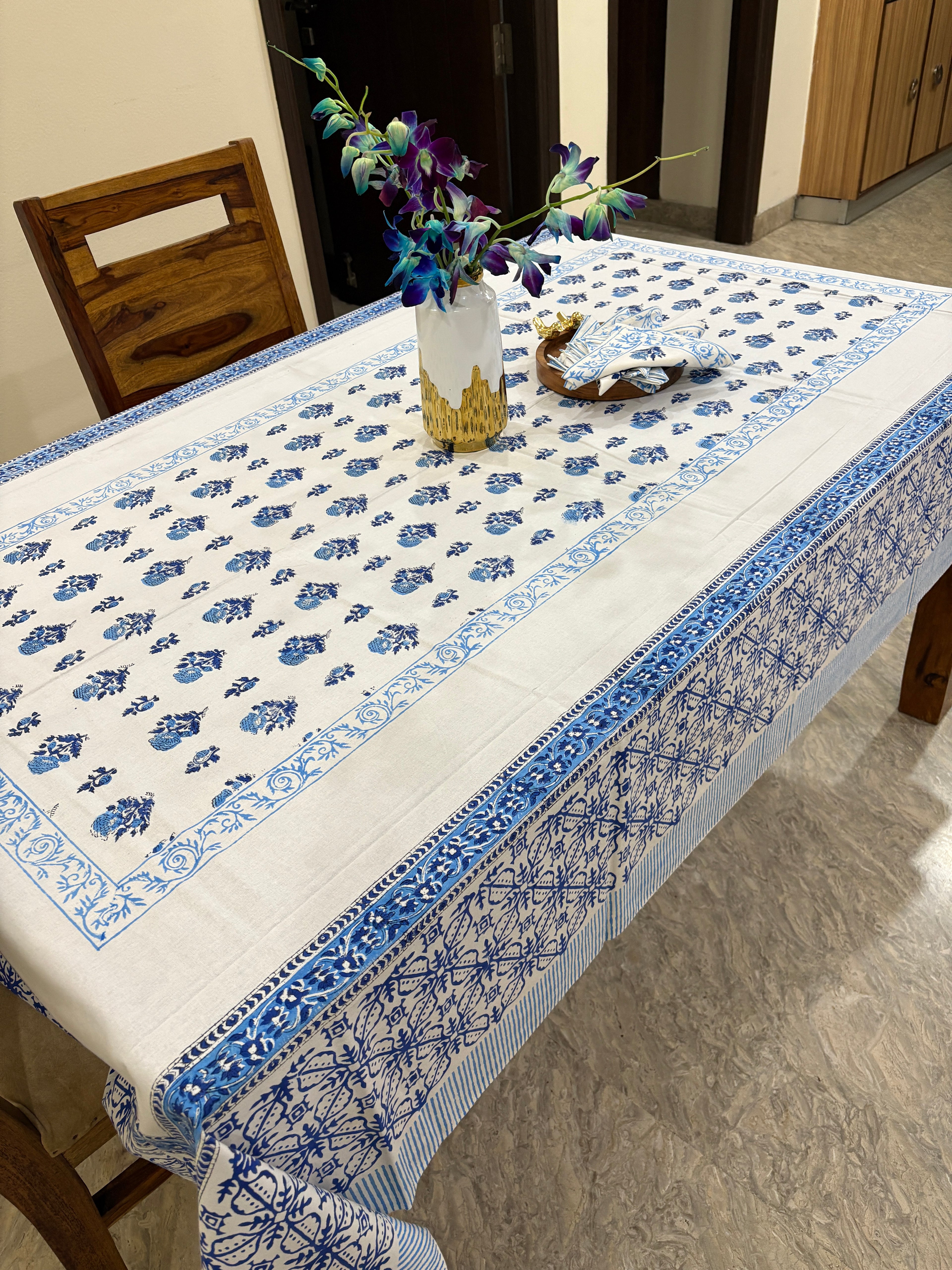 White and Blue patterned (S20)