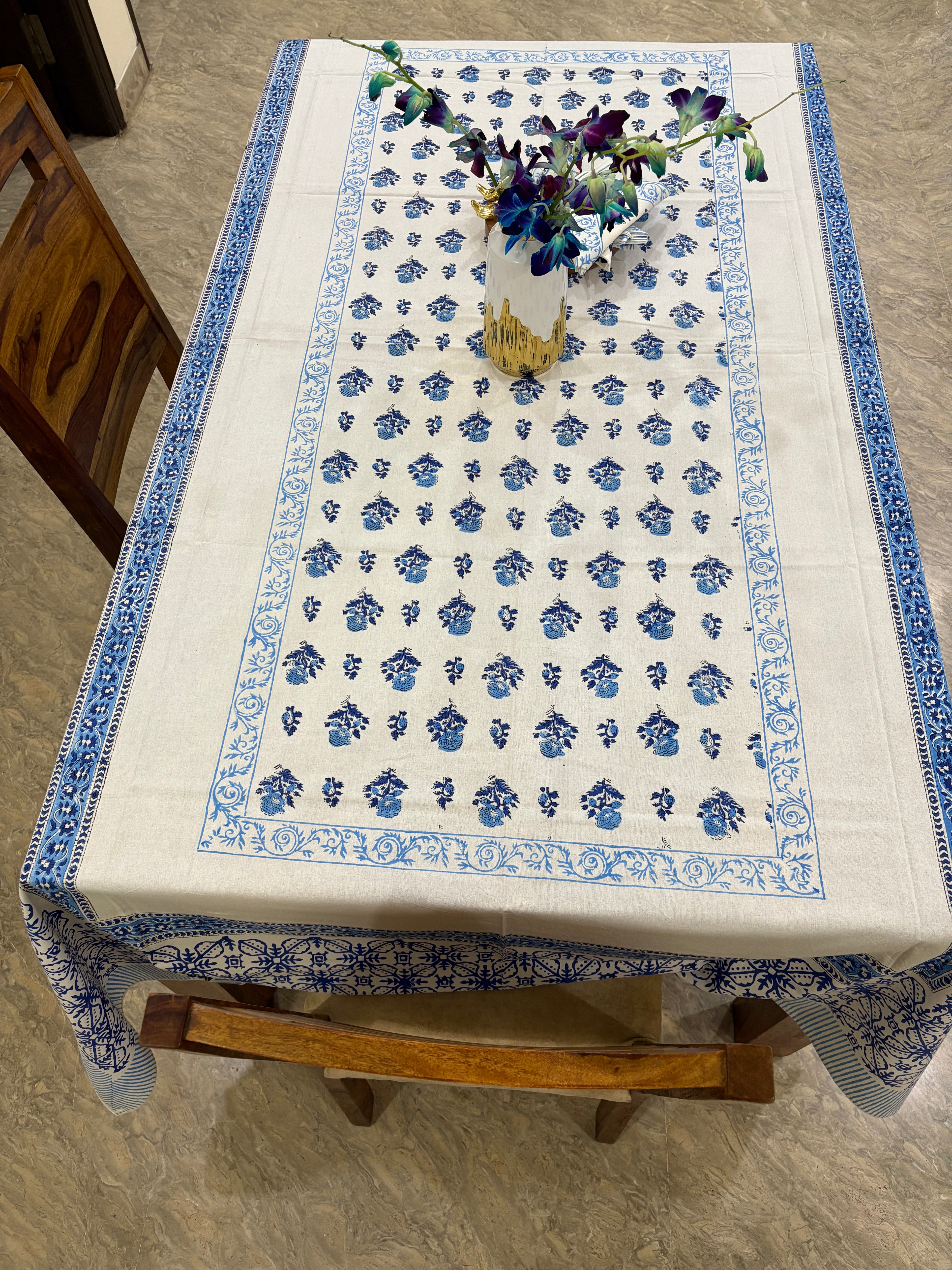 White and Blue patterned (S20)